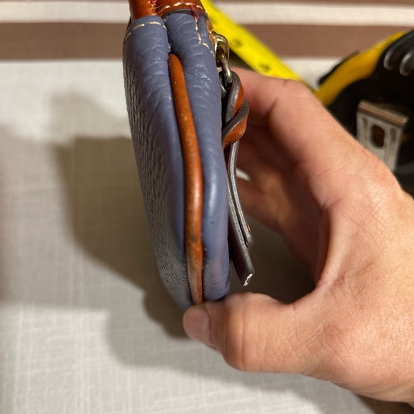 Dooney & Bourke Pre Owned Coin Key Change Card Liostick Pebbled Leather Wallet - Picture 9 of 16